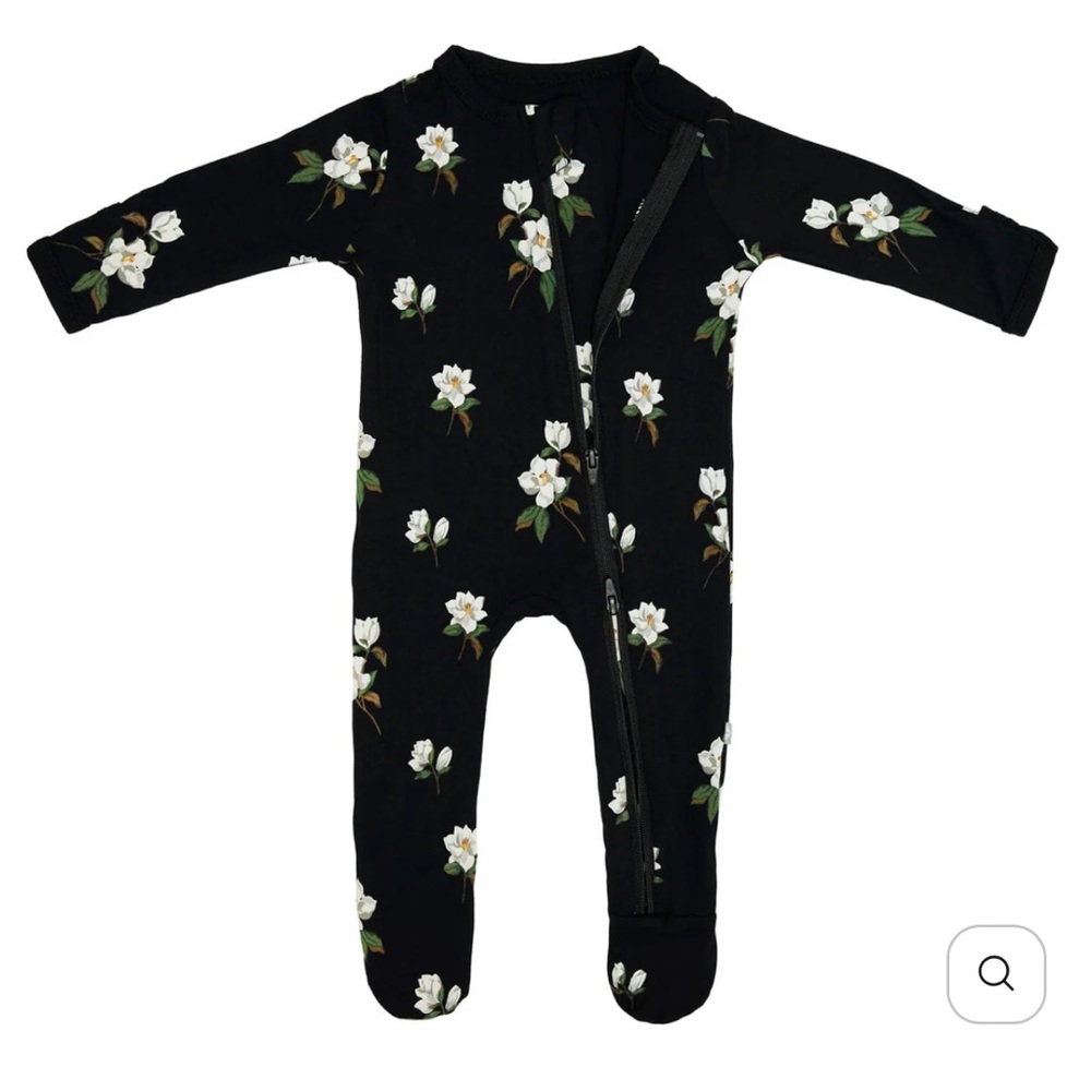 Kyte baby zipper footie in Magnolia